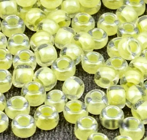Бісер Preciosa Ornela 38184 жовтий 10/0 50 г (38184/50)
