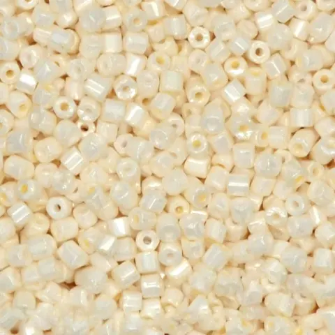 Чеська рубка Preciosa Ornela 46113 кремова 10/0 5 г (5-46113)