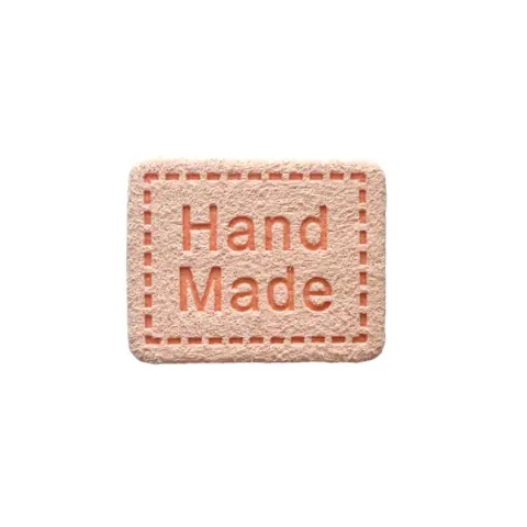 Пришивная бирка HAND MADE из экокожи 2,5 x 2 см - персиковая 50 штук (БН101/11)